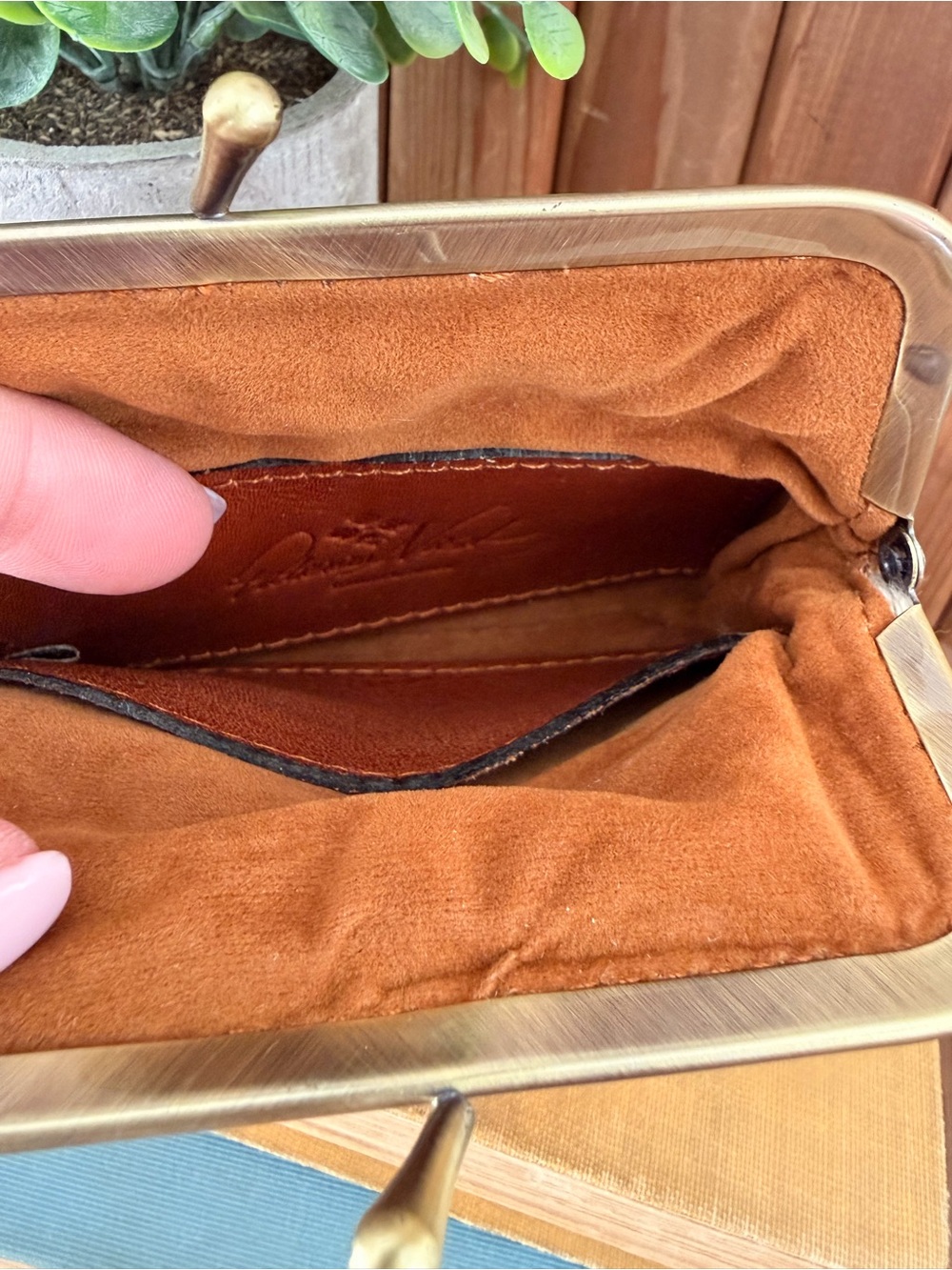 Patricia Nash Chestnut Brown Leather Kiss-Lock Coin Purse - Picture 5 of 7
